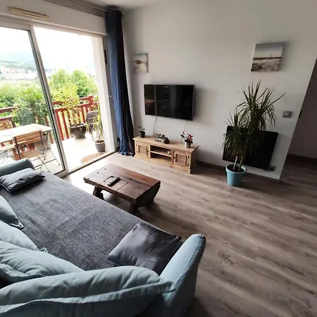 Appartamento Meublé De Tourisme 3 étoiles Avec Piscine, Terrasse, Vue Sur Les Montagnes *