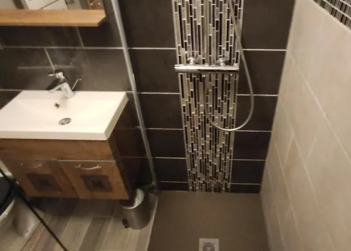 Avec Piscine, Terrasse, Vue Sur Les Montagnes Lejlighed